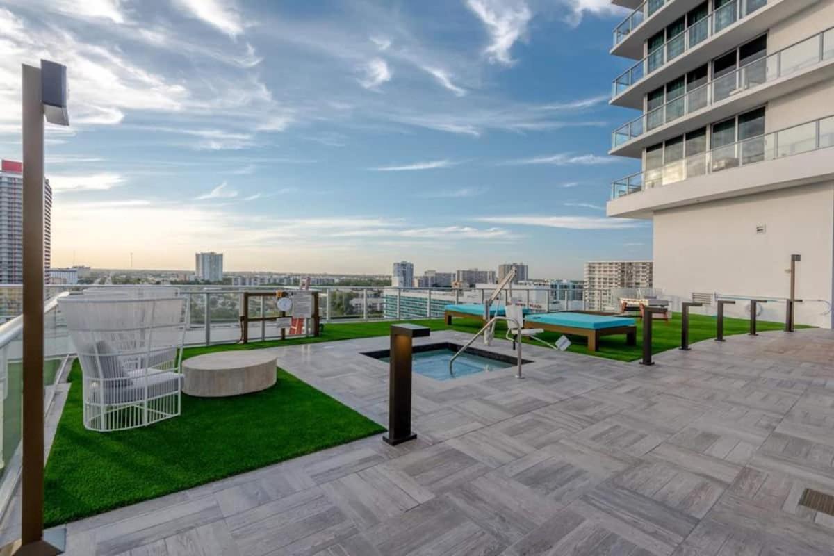 Lyfe On The Beach 25Th Floor 1 Bed Unit With Oceanview Hollywood Exteriör bild